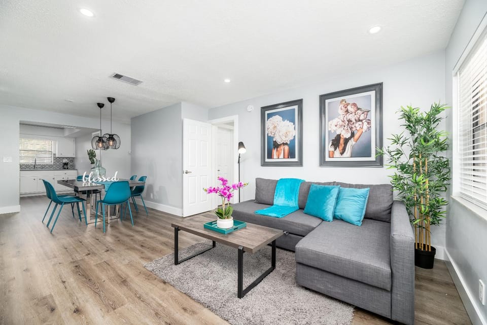 Living room, Dining area