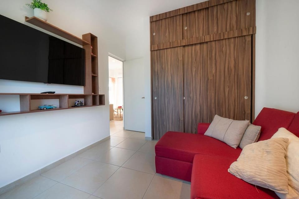 TV and multimedia, Photo of the whole room, wardrobe