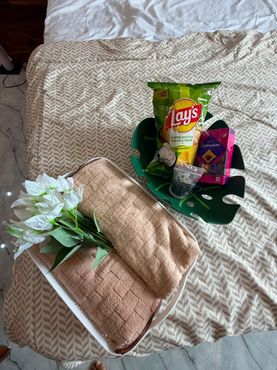 Liva Stay Genz & Aesthetic Self check In Netflix cozy stay Apartment in Noida