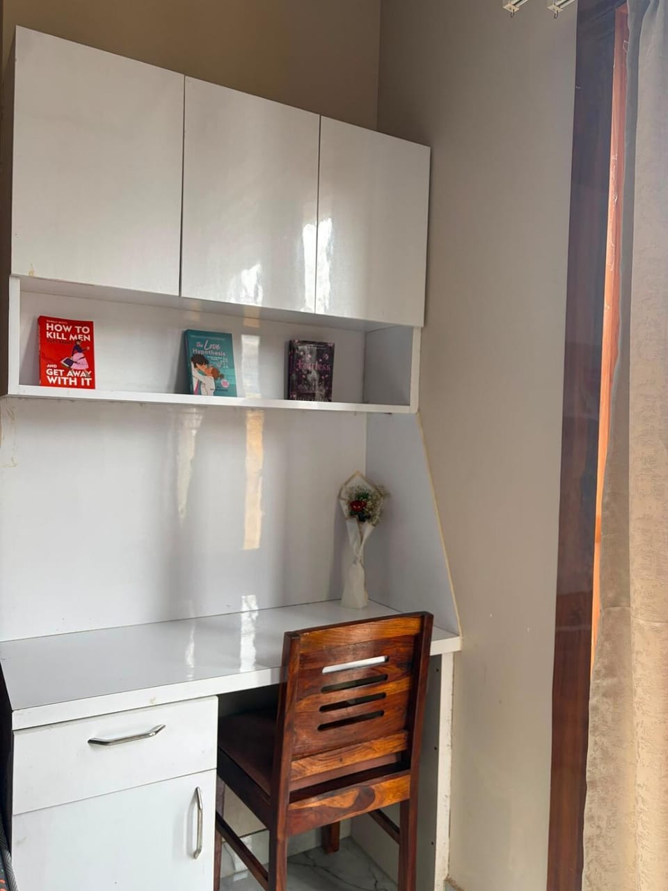Liva Stay Genz & Aesthetic Self check In Netflix cozy stay Apartment in Noida