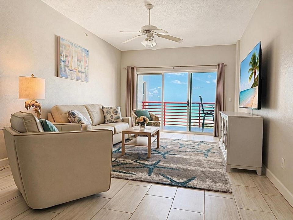 Upscale Beachfront Penthouse style 2bdr-2 bath - Oversize Gulf View Balcony - Walk to Dining & Shopping Apartment in Madeira Beach