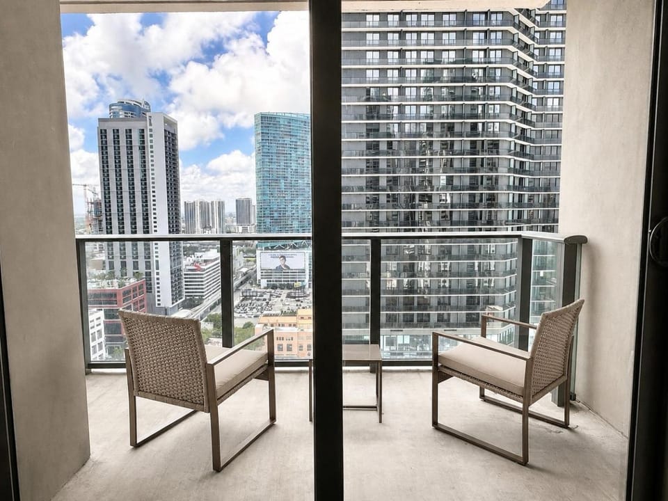 Downtown Miami Biscayne Bayside Condo Near Miami Beach Apartment in Miami