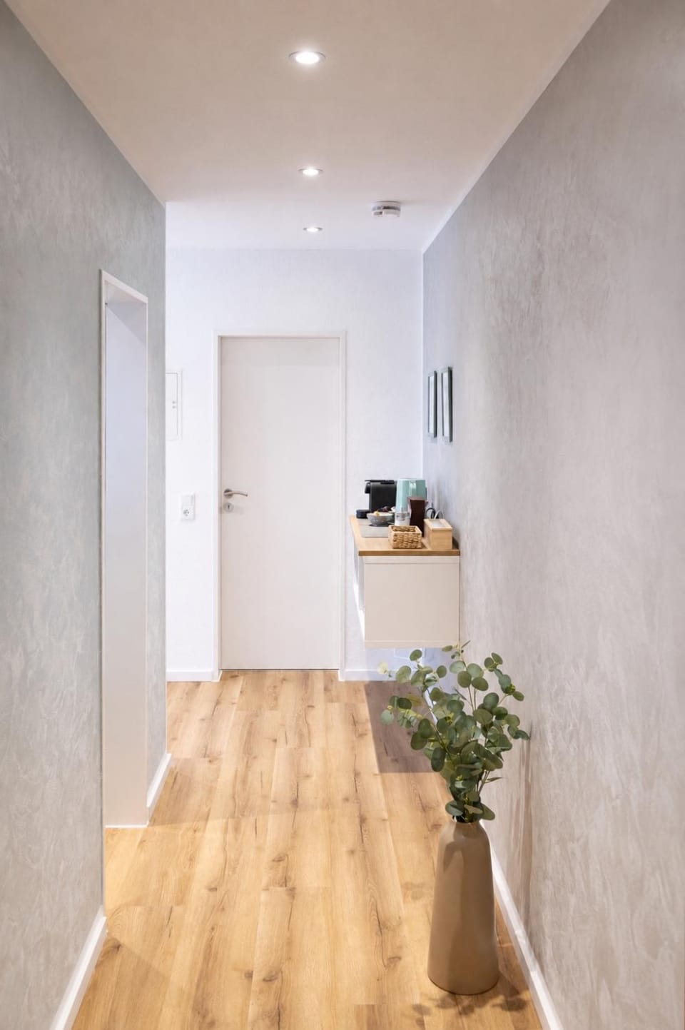 Facade/entrance, Coffee/tea facilities, Kitchen or kitchenette