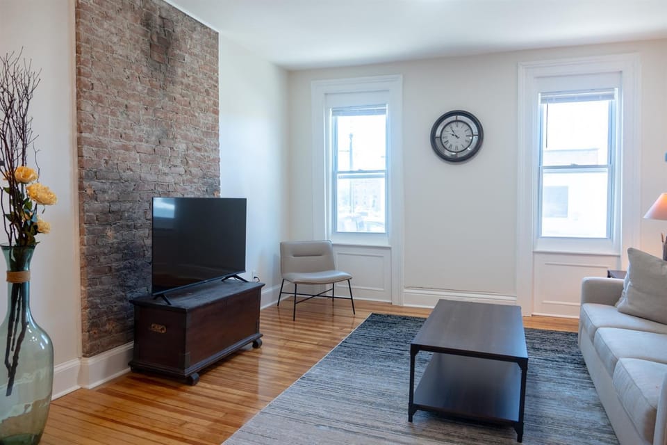 Ironworks Urban RetreatPet FriendlyRPIHospitals Apartment in Troy