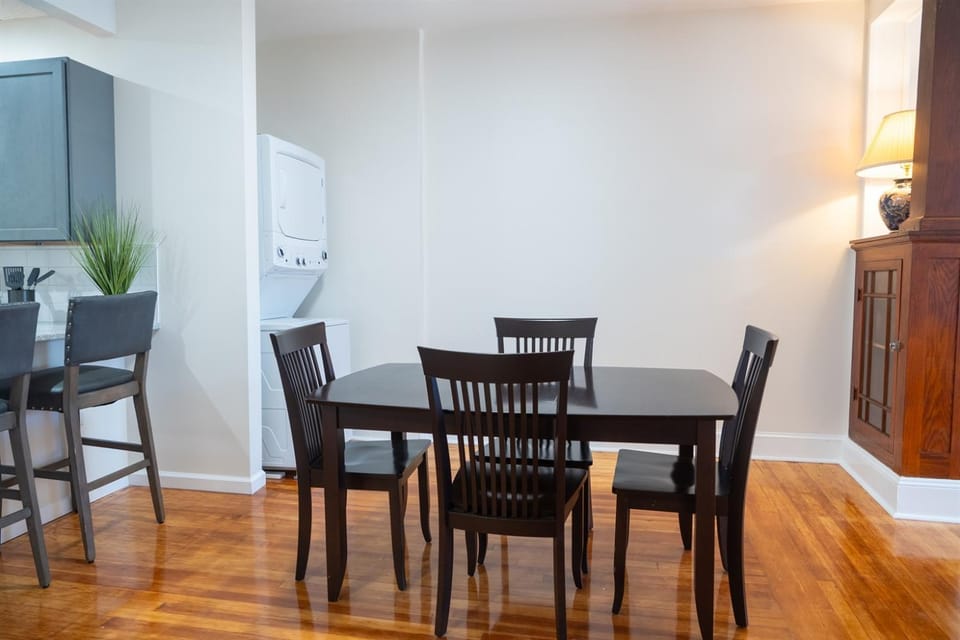 Ironworks Urban RetreatPet FriendlyRPIHospitals Apartment in Troy