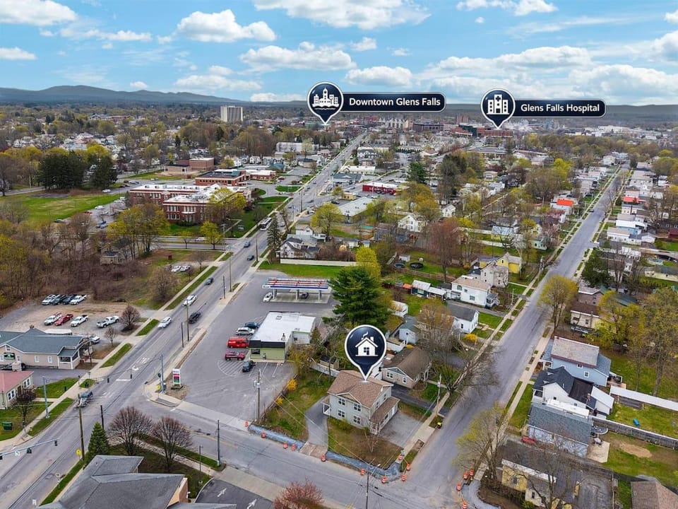 The Travelers' RetreatWalk to Hospital & Downtown Apartment in Glens Falls