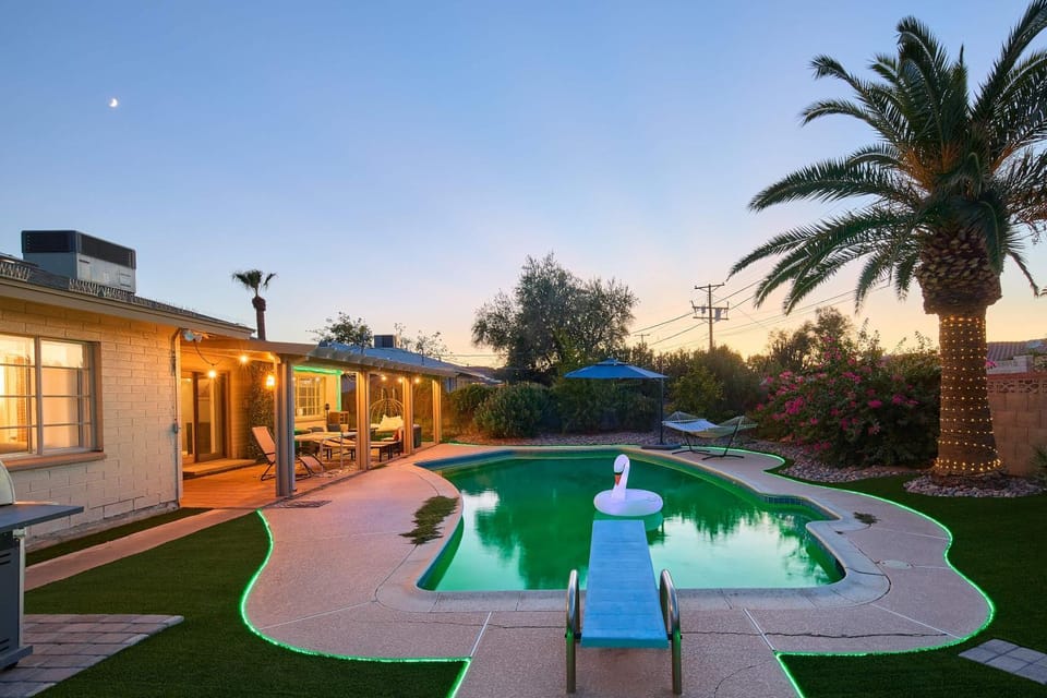 Swimming pool