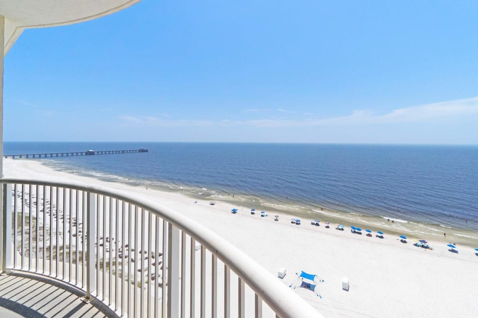 Gulf-Front Condo with Pool Hot Tub & Sauna House in Gulf Shores