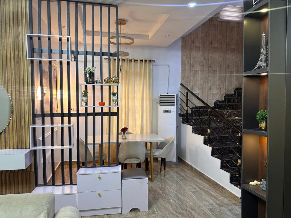 TV and multimedia, Seating area