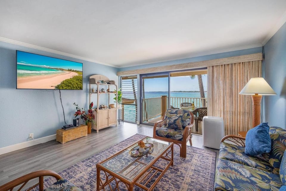 Sea Village 3312 Oceanfront condo in Kailua-Kona, with stunning views! House in Holualoa