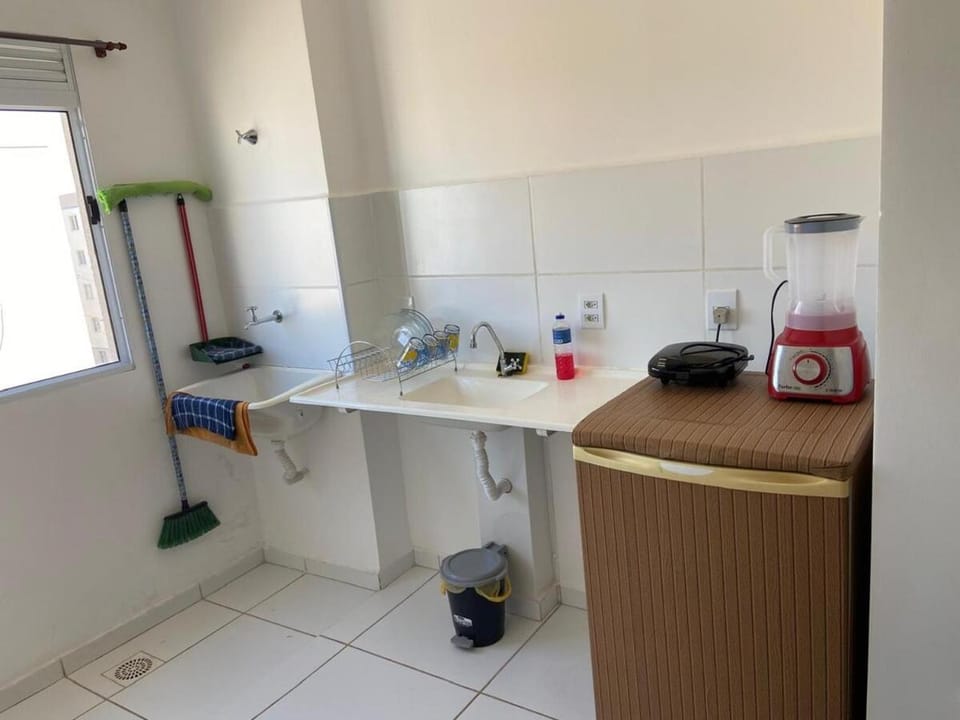 Kitchen or kitchenette, minibar