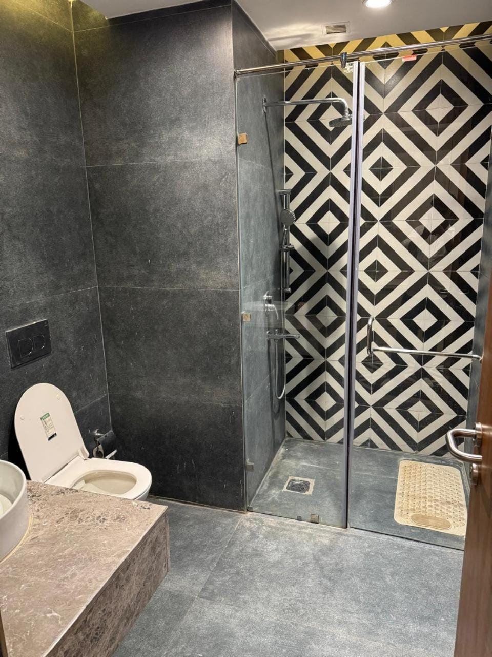 Cloud stay Hotel in Noida