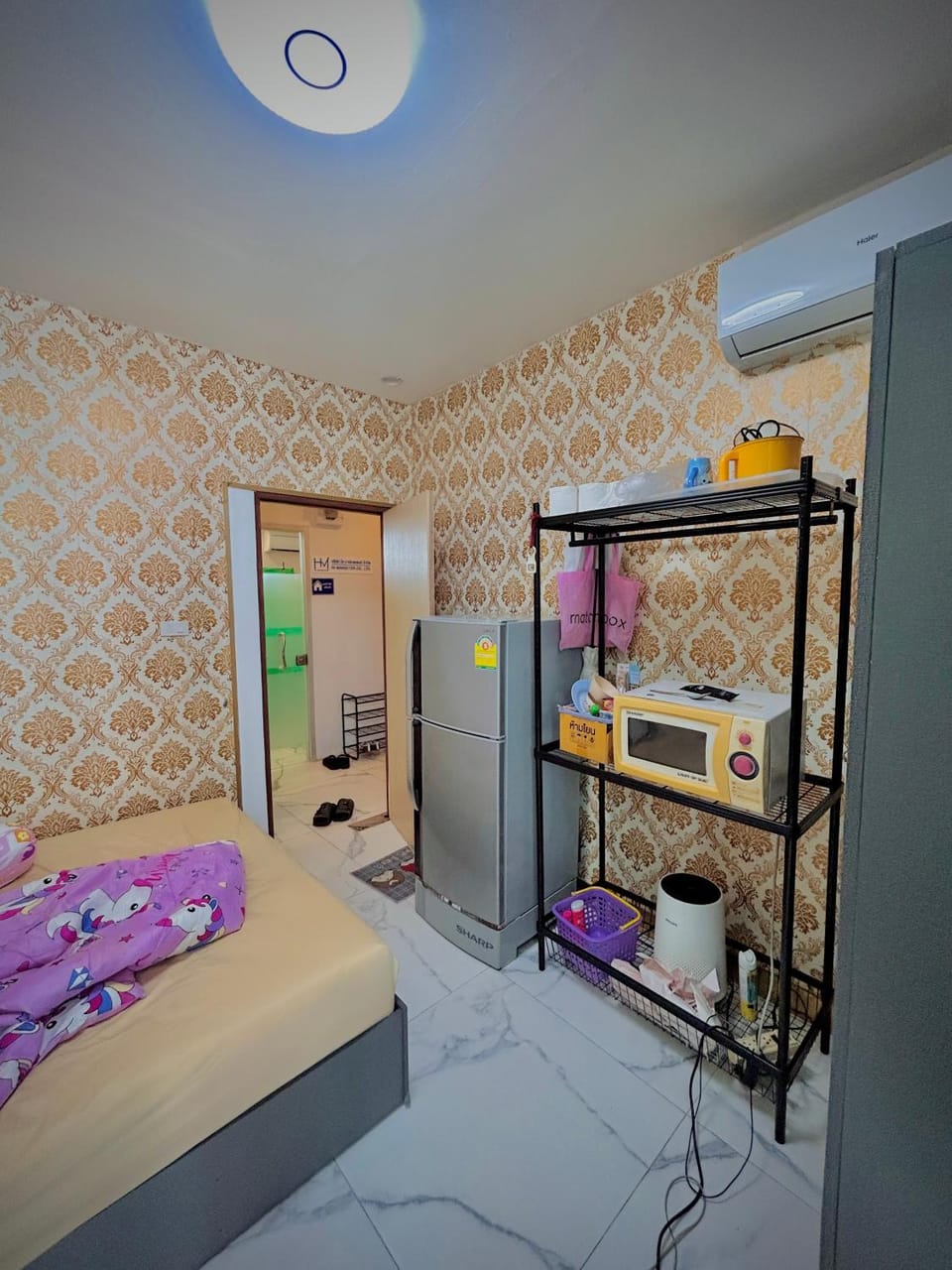 Private Budget Room for Backpackers Near MRT Si Kritha Apartment in Bangkok