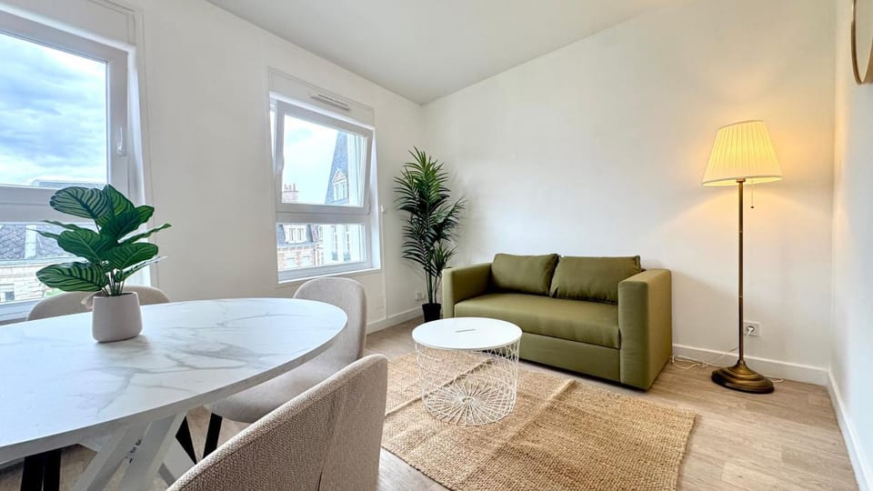 Le Second Baudimont Apartment in Arras
