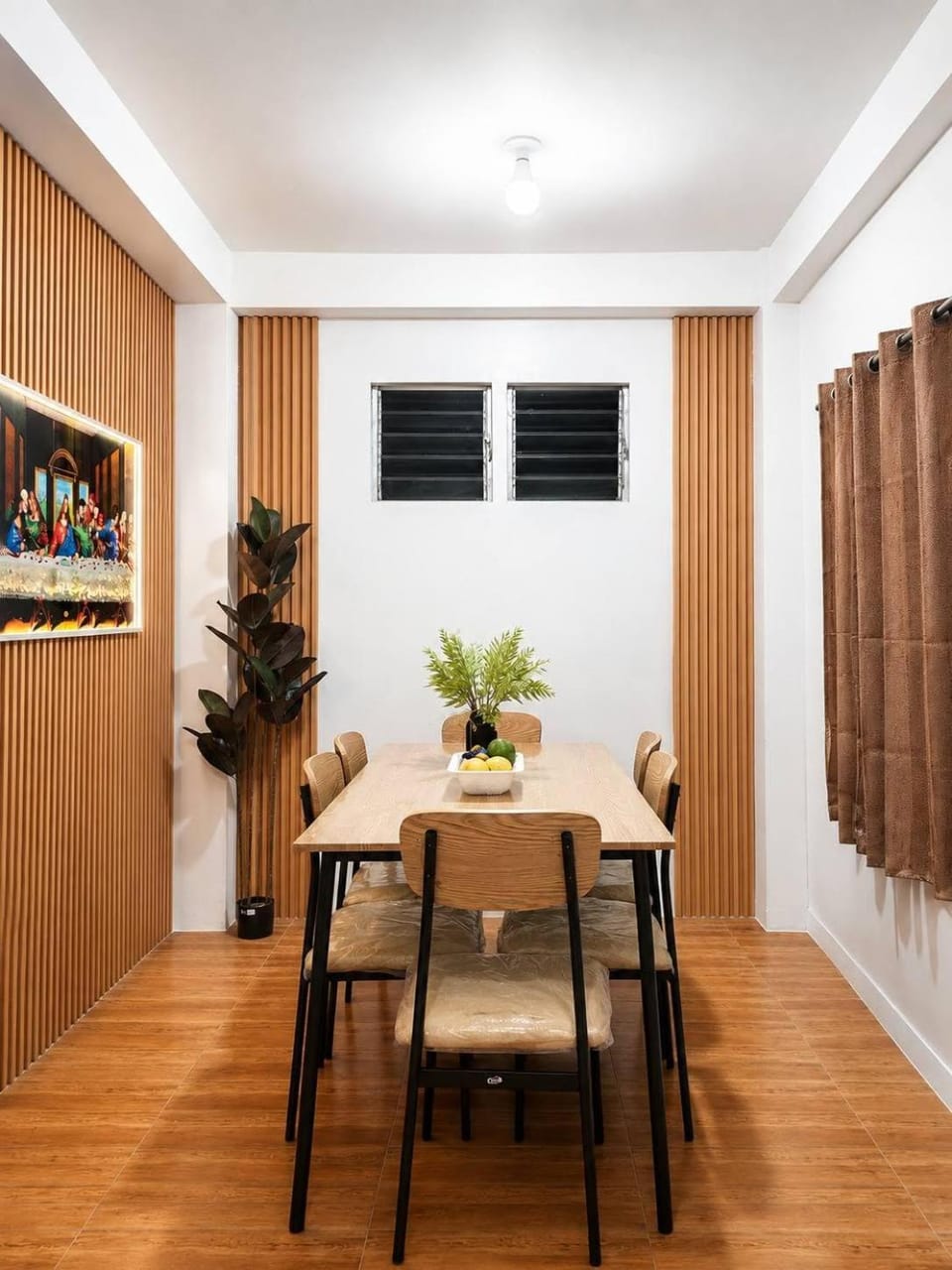 Seating area, Dining area
