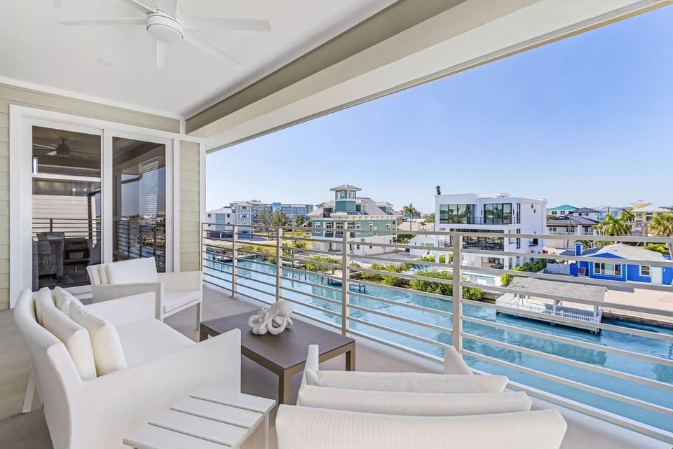 Fort Myers Beach Waterfront Estate with Pool House in Estero Island
