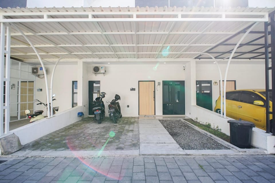 Property building, Parking