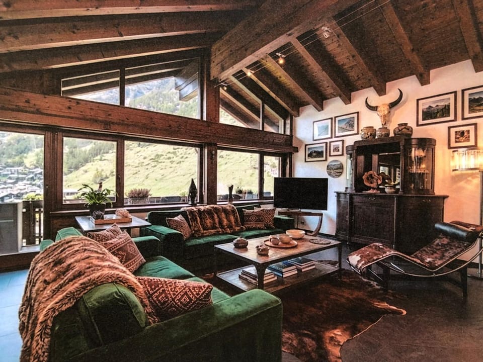 Communal lounge/ TV room, Living room