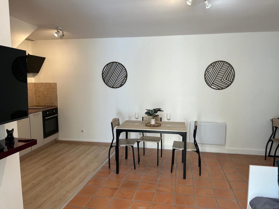Le Saint Lubin - Vatan Cozy Apartment Apartment in Centre-Val de Loire