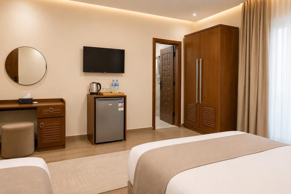 Bed, TV and multimedia, Bedroom, wardrobe