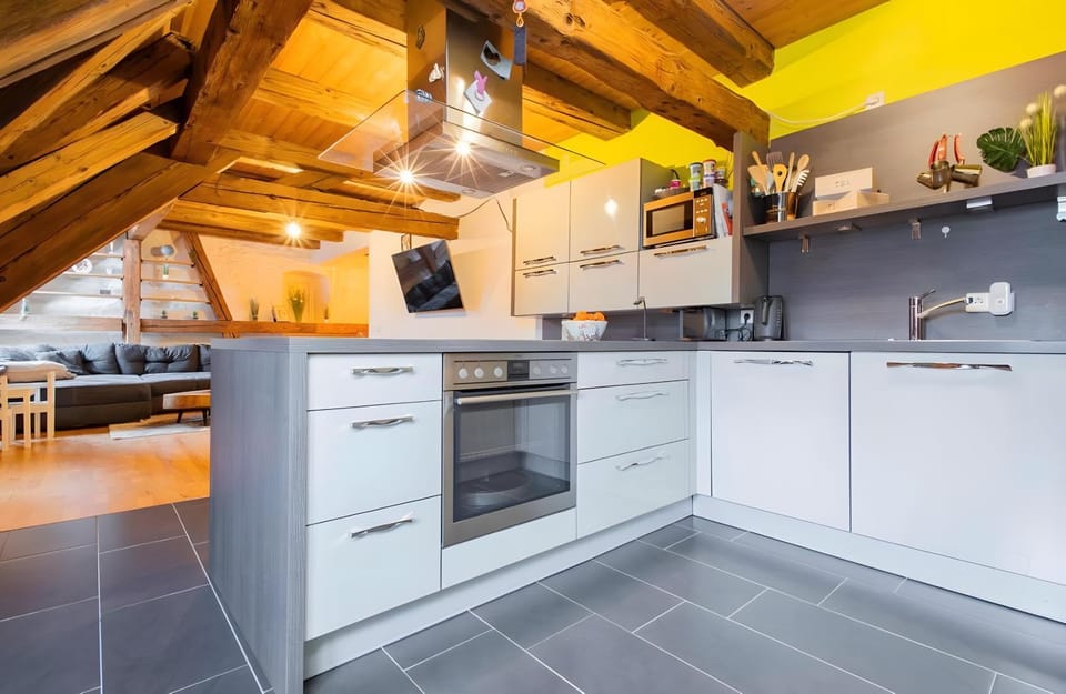 Property building, Kitchen or kitchenette, Living room