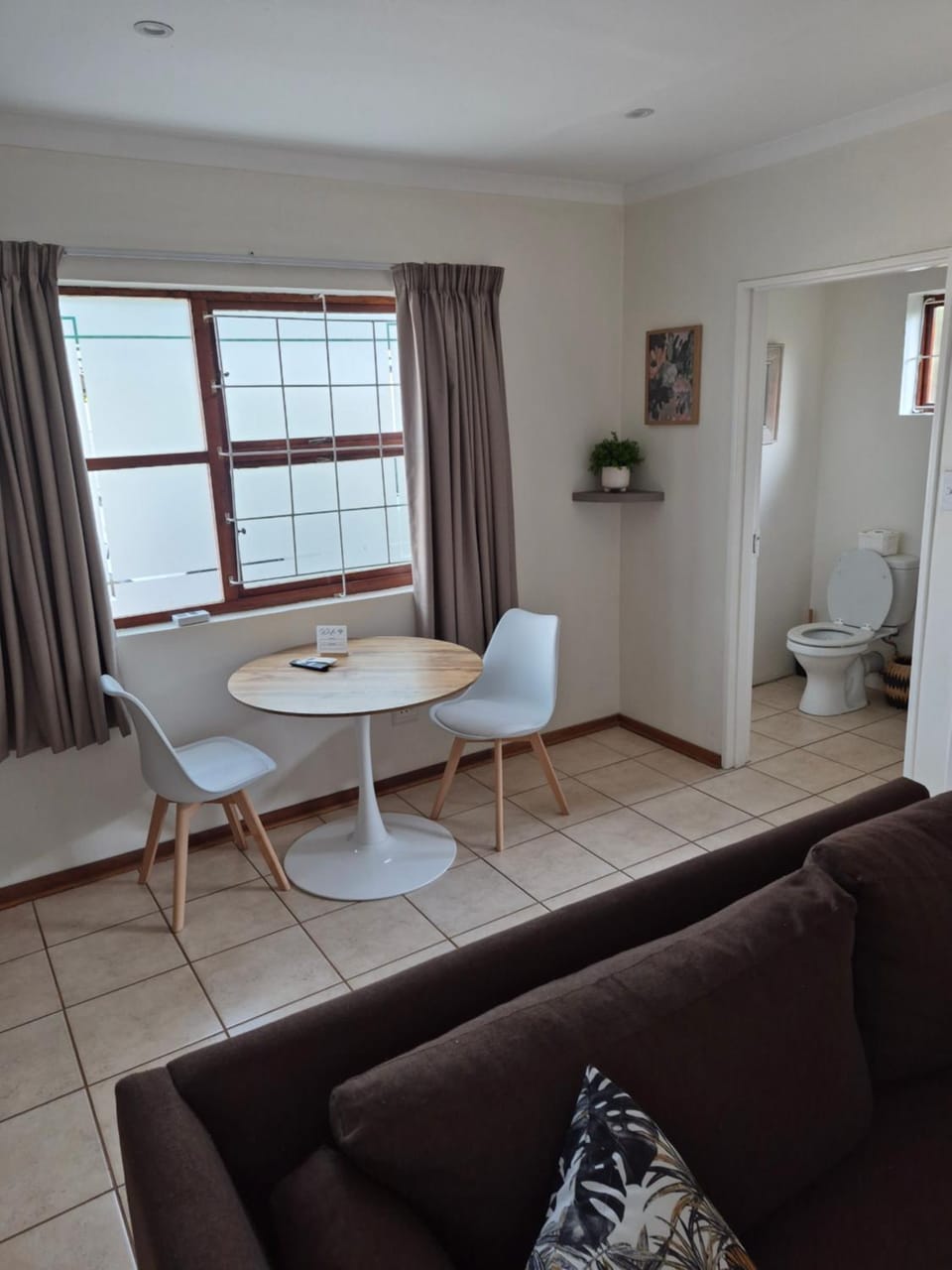 Toilet, Living room, Seating area, Dining area
