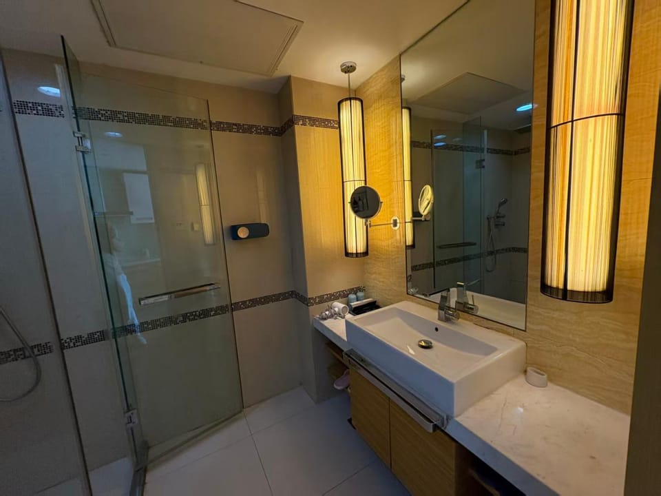 Shower, Bathroom, towels