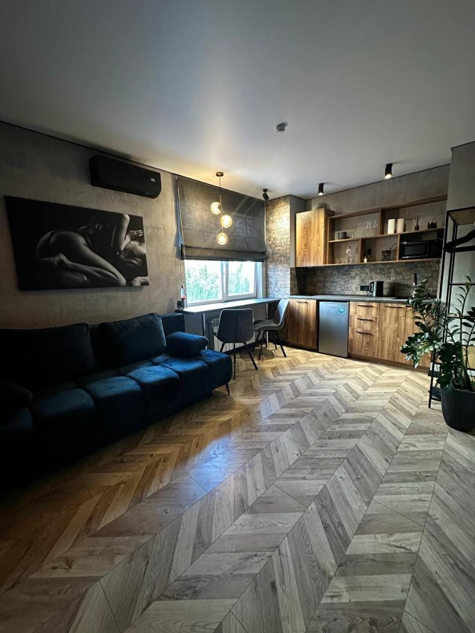 Kitchen or kitchenette, Living room, Seating area, stove