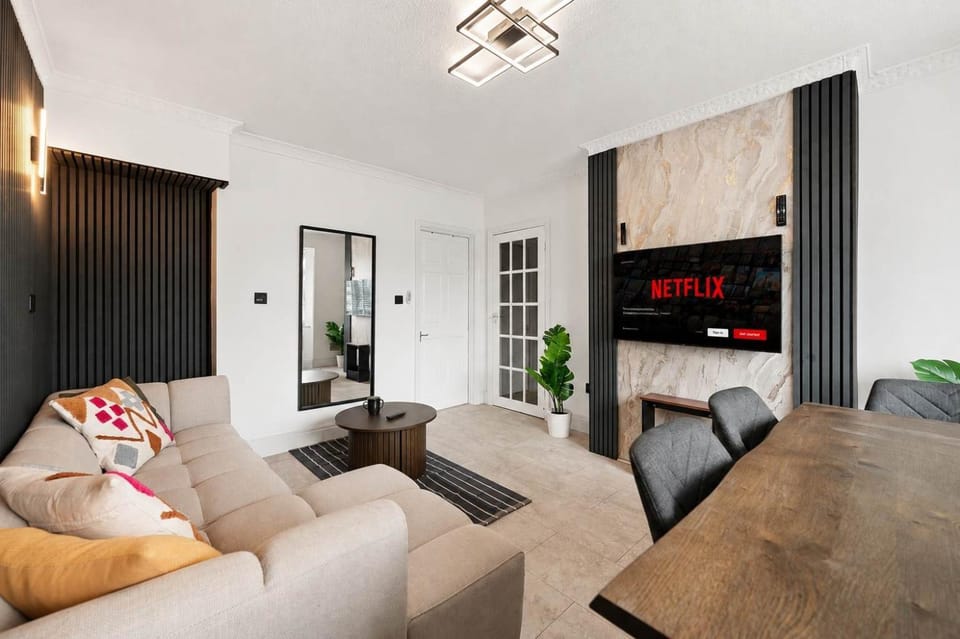 TV and multimedia, Living room, Seating area