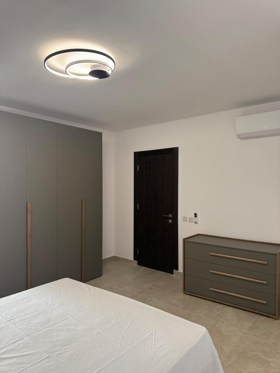 Bed, Bedroom, wardrobe, air conditioner