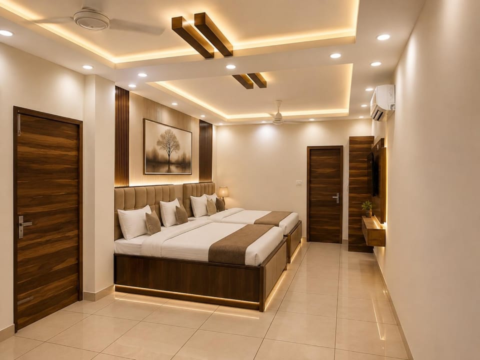 Bed, Photo of the whole room, Bedroom, fireplace, towels, wardrobe, air conditioner