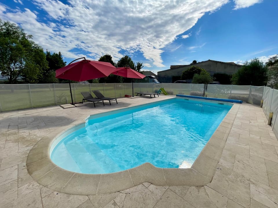 Swimming pool, sunbed