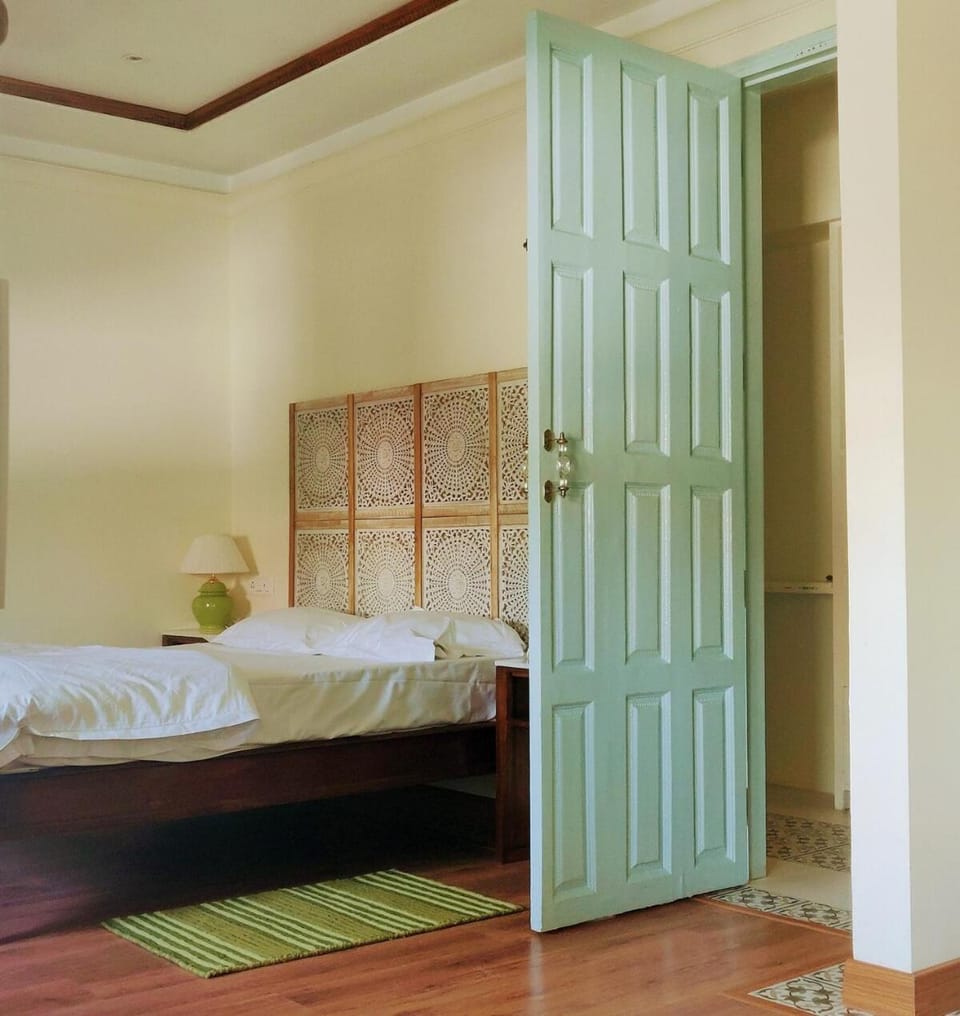 The Royal Charm 27 Residensia Apartment in New Delhi