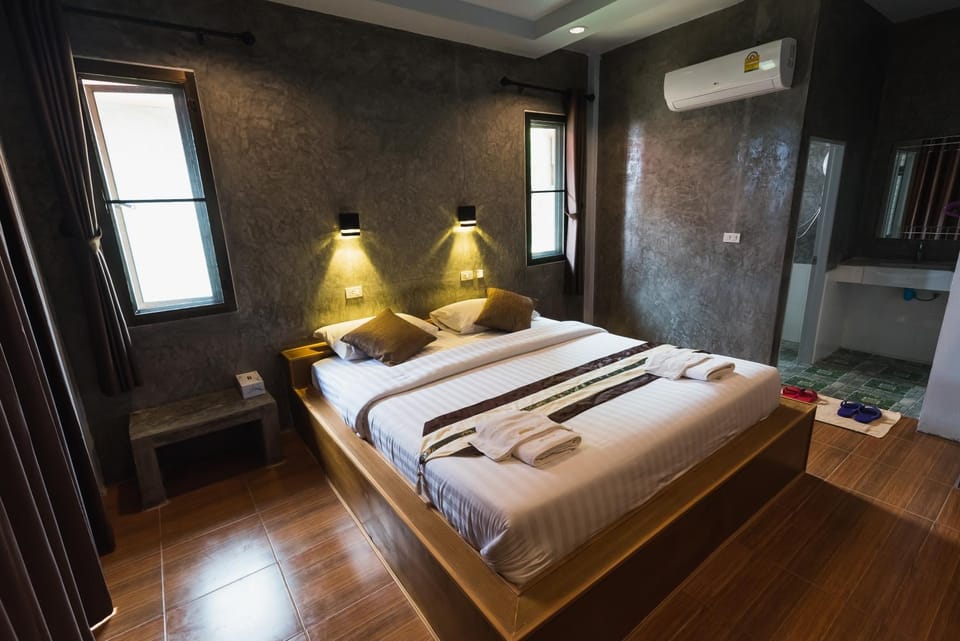 Bed, Photo of the whole room, Bedroom, towels, wardrobe