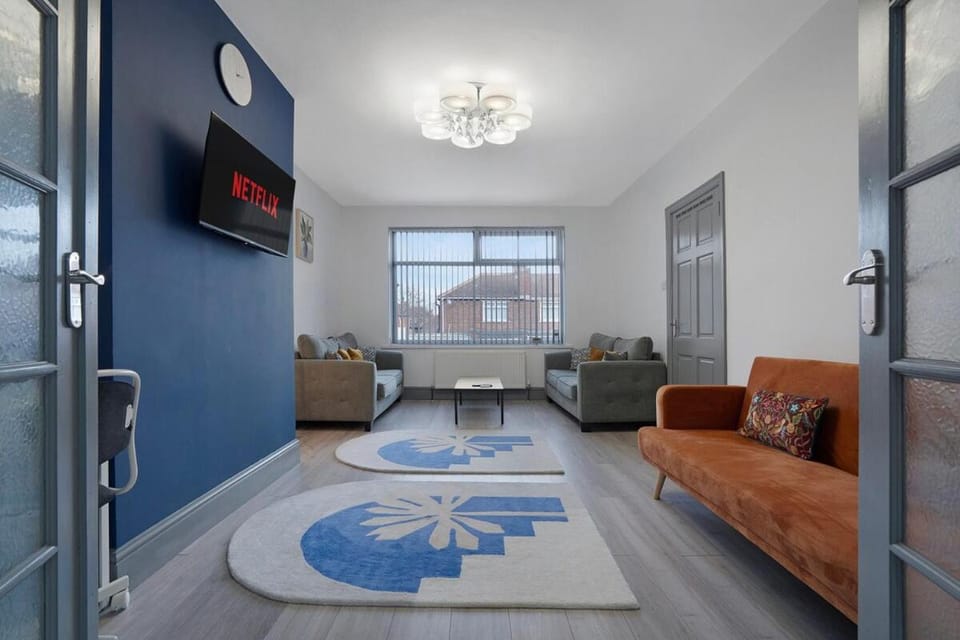 Newcastle 2BR Sleeps 5 2 Parking by Stay With Us House in Newcastle upon Tyne