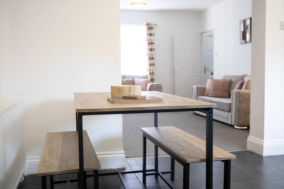 Stylish 2BR House in Ashington by Stay With Us House in Ashington