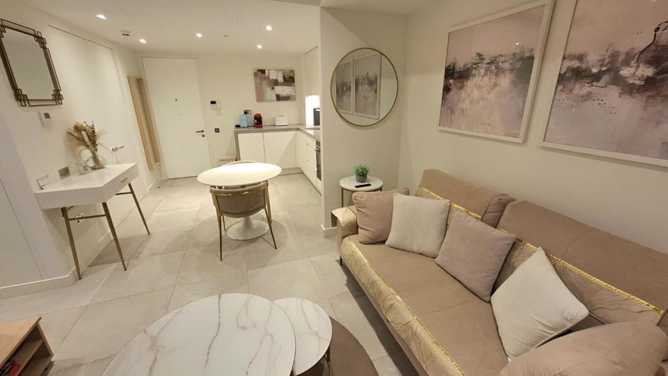 Living room, Dining area, internet, internet, kitchen, air conditioner