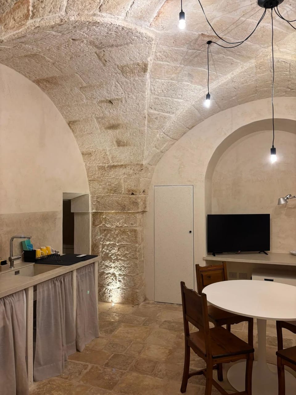 TV and multimedia, Kitchen or kitchenette, Dining area