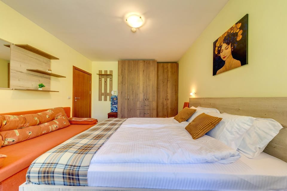 Bed, Photo of the whole room, Bedroom, wardrobe