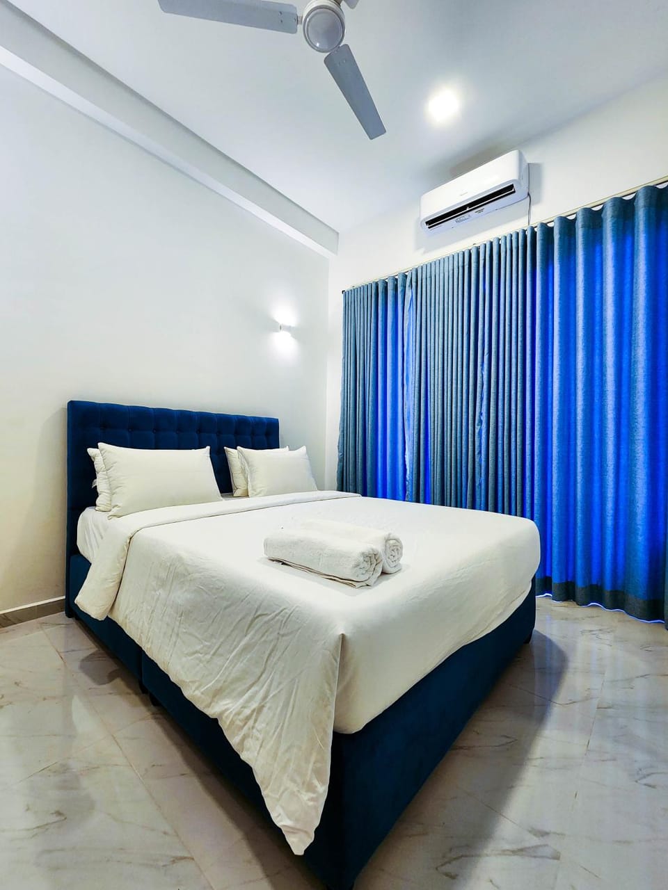 Bed, Photo of the whole room, Bedroom, air conditioner