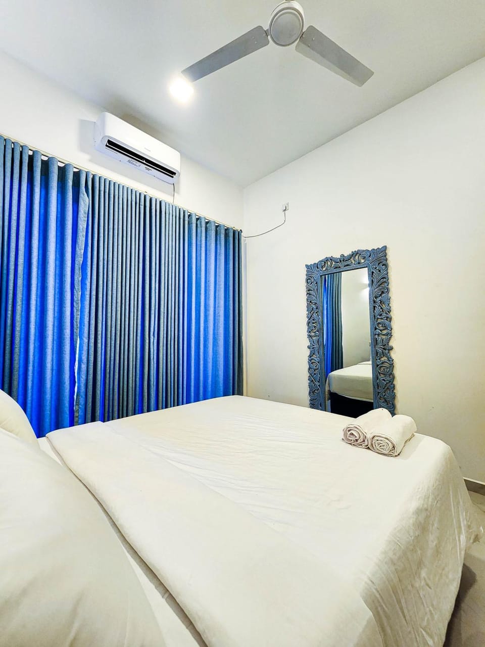 Bed, Photo of the whole room, Bedroom, air conditioner