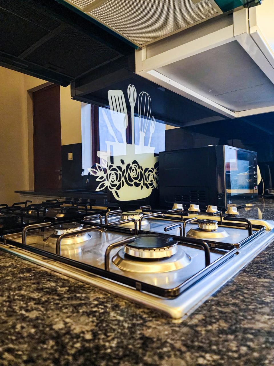 Kitchen or kitchenette, pet friendly, stove