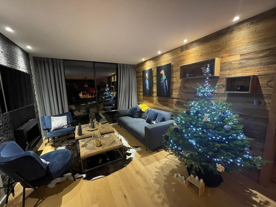 Living room, Evening entertainment