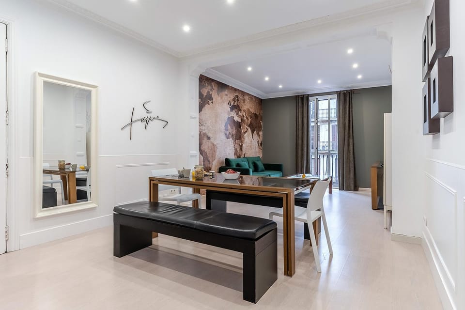 Living room, Dining area