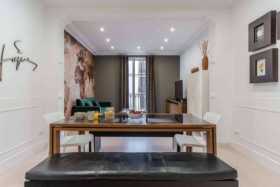 Living room, Dining area
