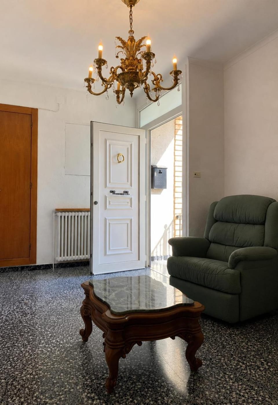 Facade/entrance, Living room, Seating area