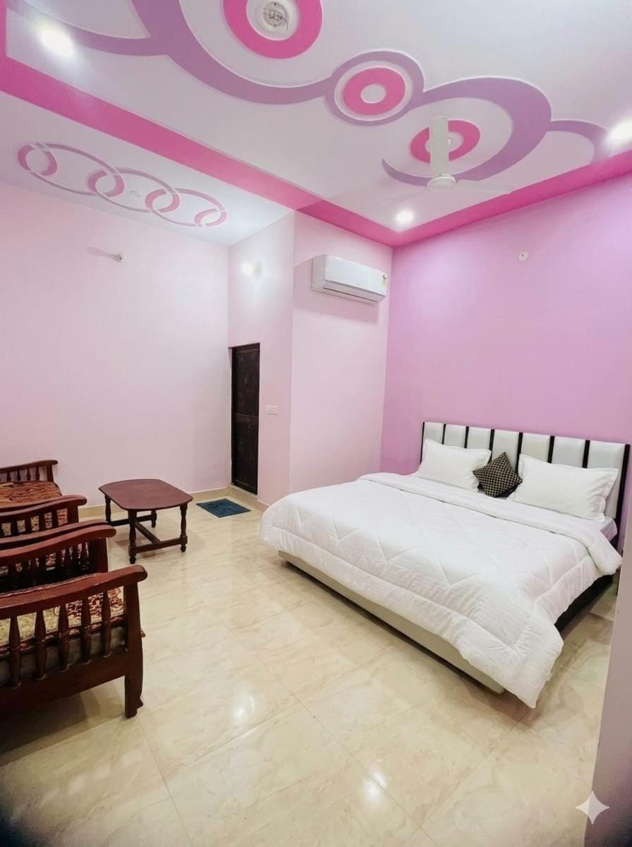 Ram ji guest house Vacation rental in Uttar Pradesh