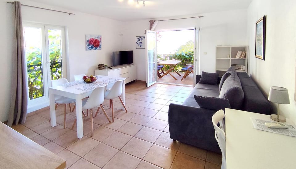 Balcony/Terrace, Living room, Seating area, Dining area