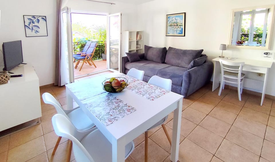 Balcony/Terrace, Living room, Seating area, Dining area