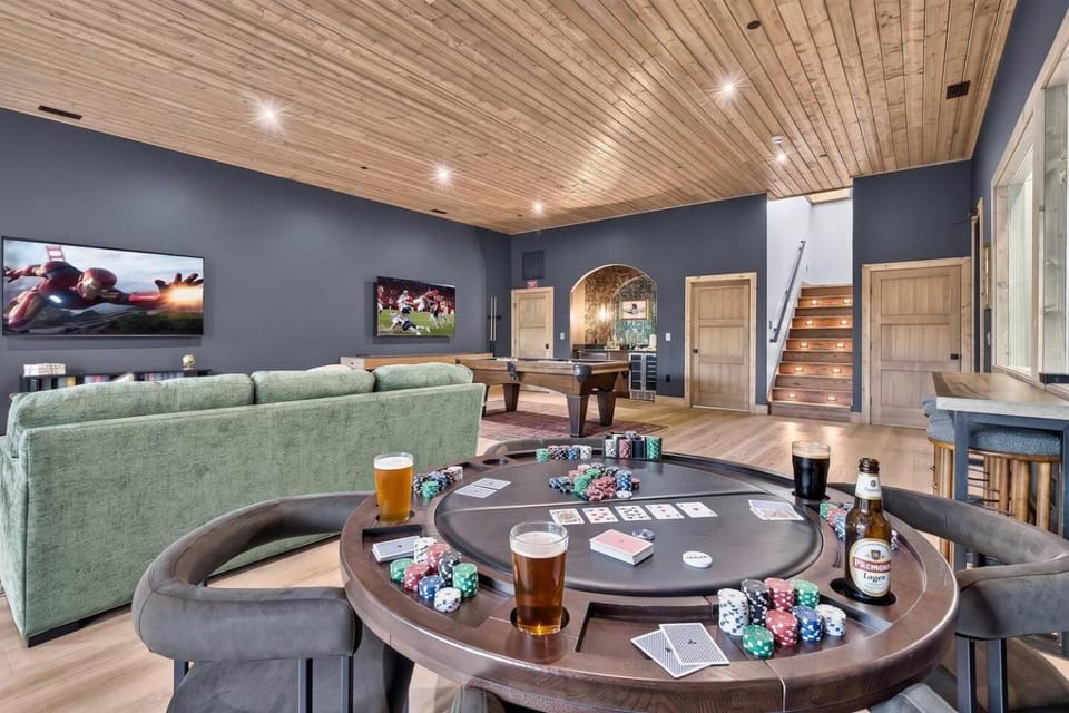 Communal lounge/ TV room